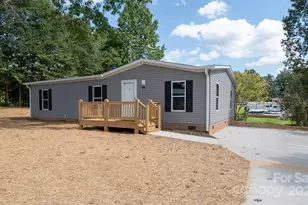 1909 Parkwood Dr, Lenoir, NC 28645 - Photo 1