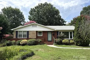 1521 Woodhill Ln, Charlotte, NC 28205 - Photo 1