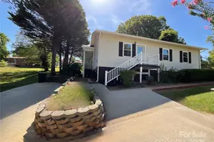 106 N Tracy St, Kings Mountain, NC 28086 - Photo 1