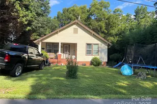 1317 14th St NE, Hickory, NC 28601 - Photo 1