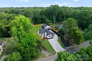 6326 Cedar Croft Dr, Charlotte, NC 28226 - Photo 1