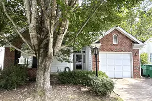 8600 Lockerbie Ln, Charlotte, NC 28215 - Photo 1