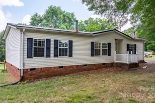 2220 Claremont Rd, Newton, NC 28658 - Photo 1