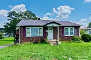 60 28th St NW, Hickory, NC 28601 - Photo 1