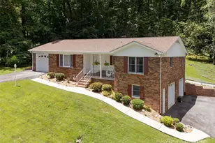 149 Long John Dr, Hendersonville, NC 28791 - Photo 1