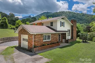 827 Oakdale Rd, Waynesville, NC 28786 - Photo 1