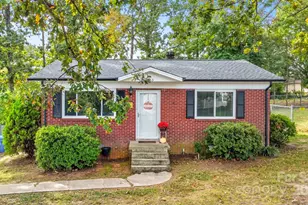 1763 1st Ave NW, Hickory, NC 28601 - Photo 1