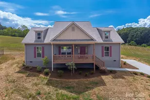 34 Kingston St, Franklin, NC 28734 - Photo 1