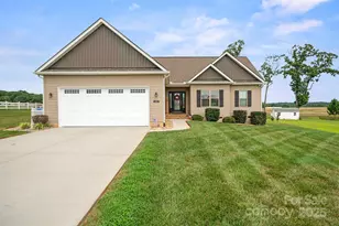 163 Castle Pines Ln, Statesville, NC 28625 - Photo 1