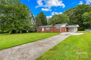 545 N Oakland Ave, Statesville, NC 28677 - Photo 1