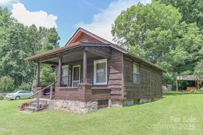 415 E Patterson Street, Hendersonville, NC 28739 - Photo 1