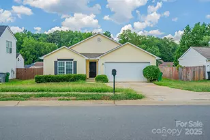 8607 Tweedsmuir Glen Ln, Charlotte, NC 28215 - Photo 1