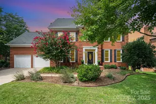 207 Walnut Point Dr, Matthews, NC 28105 - Photo 1