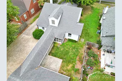 824 Davie Avenue, Statesville, NC 28677 - Photo 1