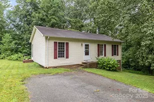 410 E Lee Ave, Bessemer City, NC 28016 - Photo 1