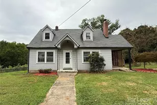 194 Lawing St, Lincolnton, NC 28092 - Photo 1