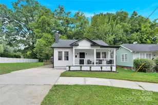 319 N Hoskins Rd, Charlotte, NC 28216 - Photo 1