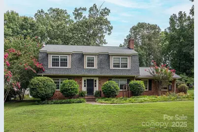 1185 18th Avenue NE, Hickory, NC 28601 - Photo 1