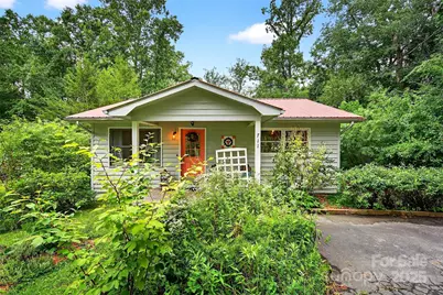 711 N Oconeechee Avenue, Black Mountain, NC 28711 - Photo 1