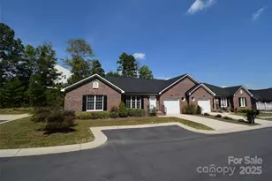 542 Queen Brogan Ct, Gastonia, NC 28054 - Photo 1