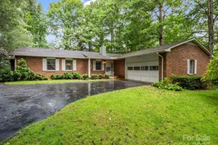 845 Greenwood Dr, Hendersonville, NC 28791 - Photo 1