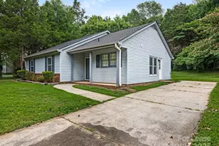 7609 King Richard Ct, Charlotte, NC 28227 - Photo 1
