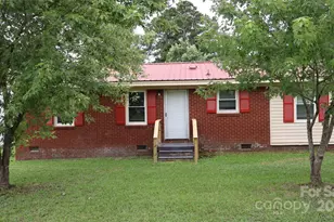 75 W Polk St, Polkton, NC 28135 - Photo 1