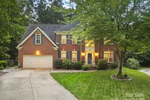 402 Clairview Ln, Matthews, NC 28105 - Photo 1