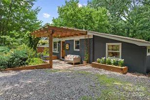 207 S Oconeechee Ave, Black Mountain, NC 28711 - Photo 1