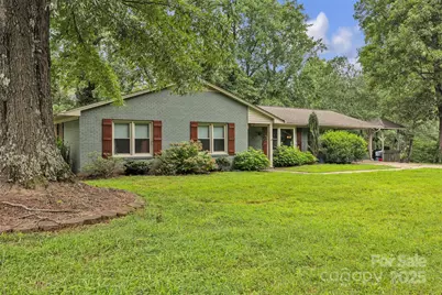 1060 26th Avenue NE, Hickory, NC 28601 - Photo 1