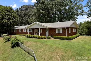 280 Apple Blossom Ln, Waynesville, NC 28786 - Photo 1