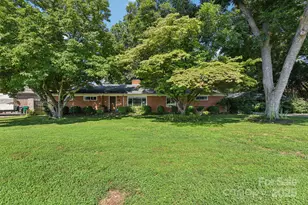 1429 Bevis Dr, Charlotte, NC 28209 - Photo 1
