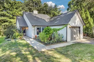 302 Oak Pl, Asheville, NC 28803 - Photo 1