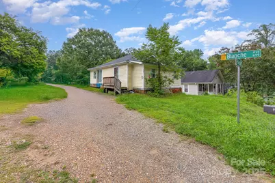 427 Pleasant Avenue, Kannapolis, NC 28081 - Photo 1