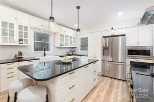 622 Oak St, Mooresville, NC 28115 - Photo 1