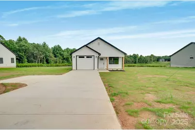 673 S Grove Street, Lincolnton, NC 28092 - Photo 1