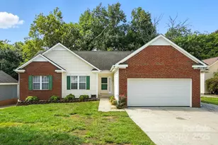 11531 Kempsford Dr, Charlotte, NC 28262 - Photo 1