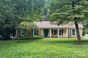 6900 Valley Haven Dr, Charlotte, NC 28211 - Photo 1