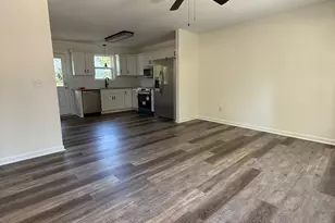 105 W F St, Newton, NC 28658 - Photo 1