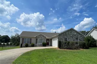 1444 Farmington Hills Dr, Conover, NC 28613 - Photo 1