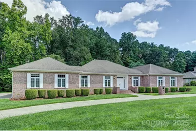 7 Ashley Place, Hendersonville, NC 28739 - Photo 1