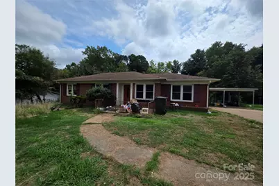 2266 9th Avenue Drive NE, Hickory, NC 28601 - Photo 1