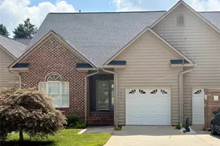 1534 Forest Park Dr, Statesville, NC 28677 - Photo 1