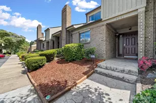 8041 Charter Oak Ln, Charlotte, NC 28226 - Photo 1