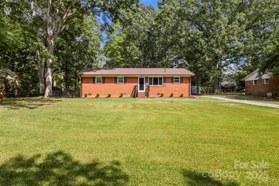 308 Forest Park Road, Matthews, NC 28104 - Photo 1