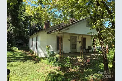 2320 N Stewart Avenue, Newton, NC 28658 - Photo 1