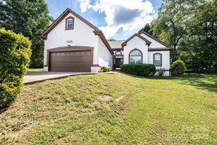 5686 Gold Creek Bay Dr, Hickory, NC 28601 - Photo 1