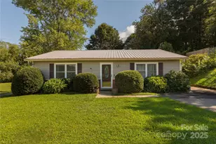 21 Mt Carmel Dr, Asheville, NC 28806 - Photo 1