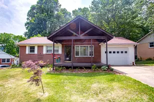 71 Pleasant Ridge Dr, Asheville, NC 28805 - Photo 1