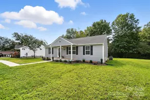 3321 15th Ave SW, Hickory, NC 28602 - Photo 1